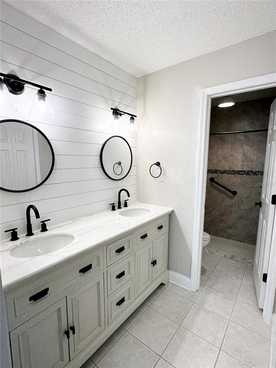 Image 12 of 14 For 5924 Sagunto Street