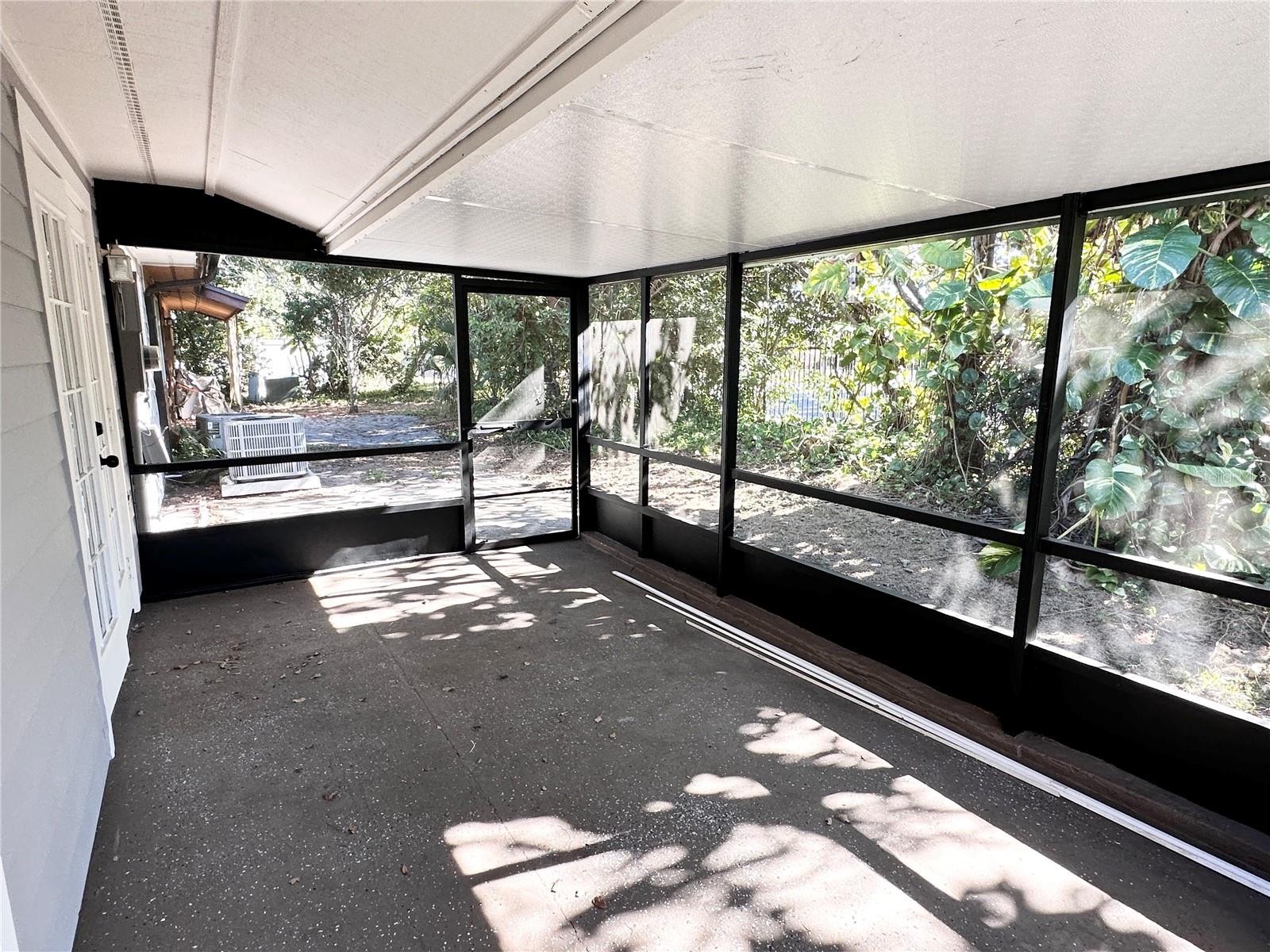 Image 14 of 14 For 5924 Sagunto Street