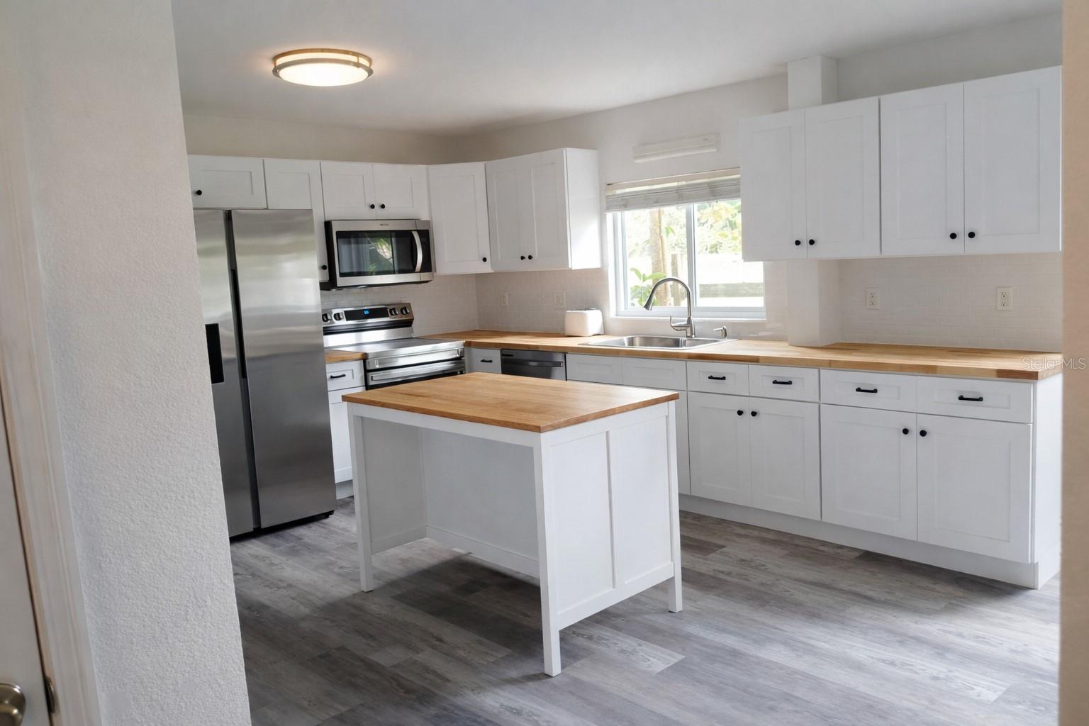 Image 4 of 14 For 445 State Road 415