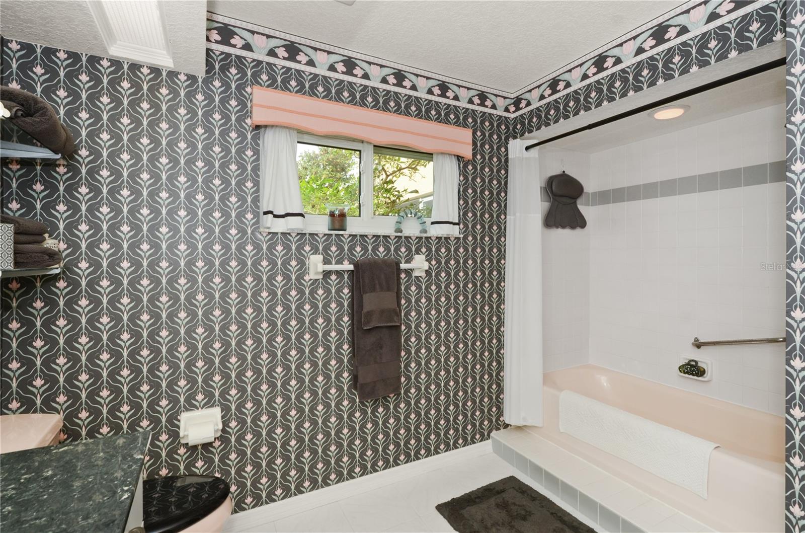 Image 21 of 34 For 601 Chautauqua Drive