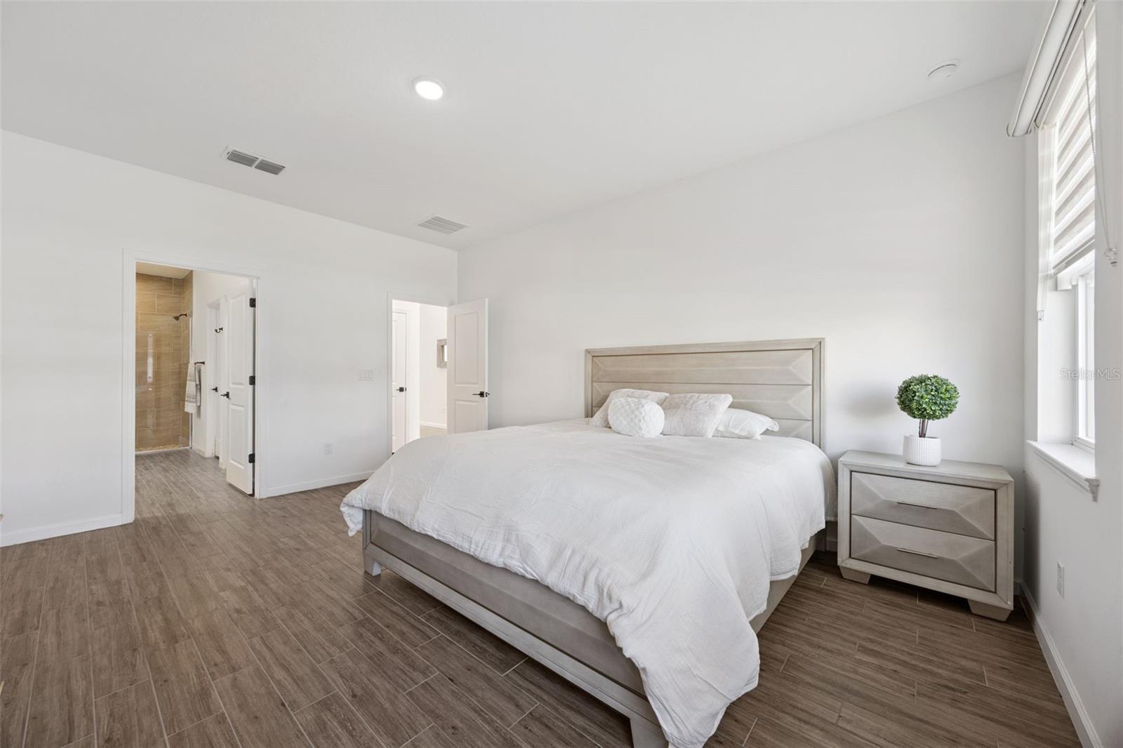 Image 25 of 76 For 4381 Davos Drive