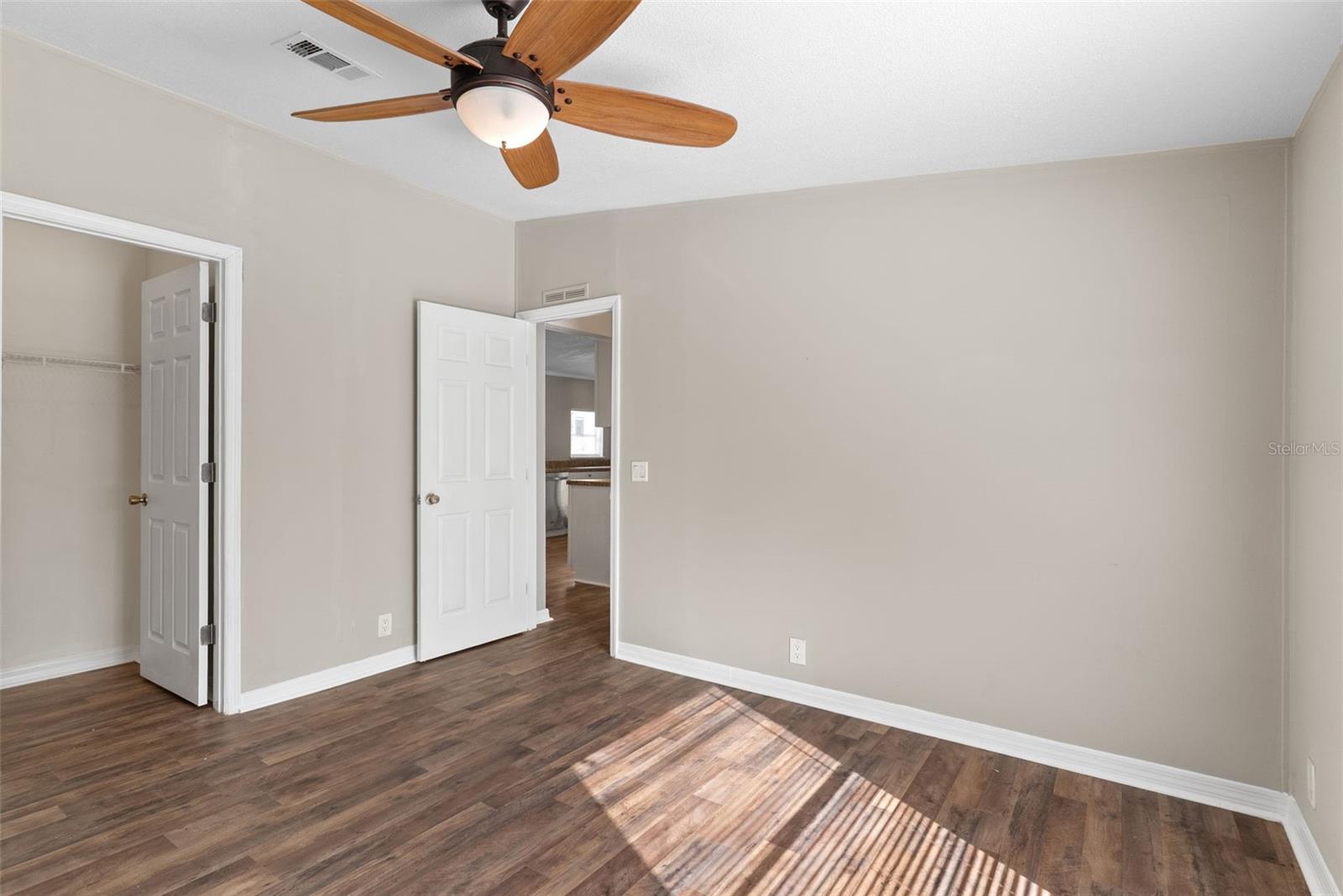 Image 25 of 39 For 6682 156th Place