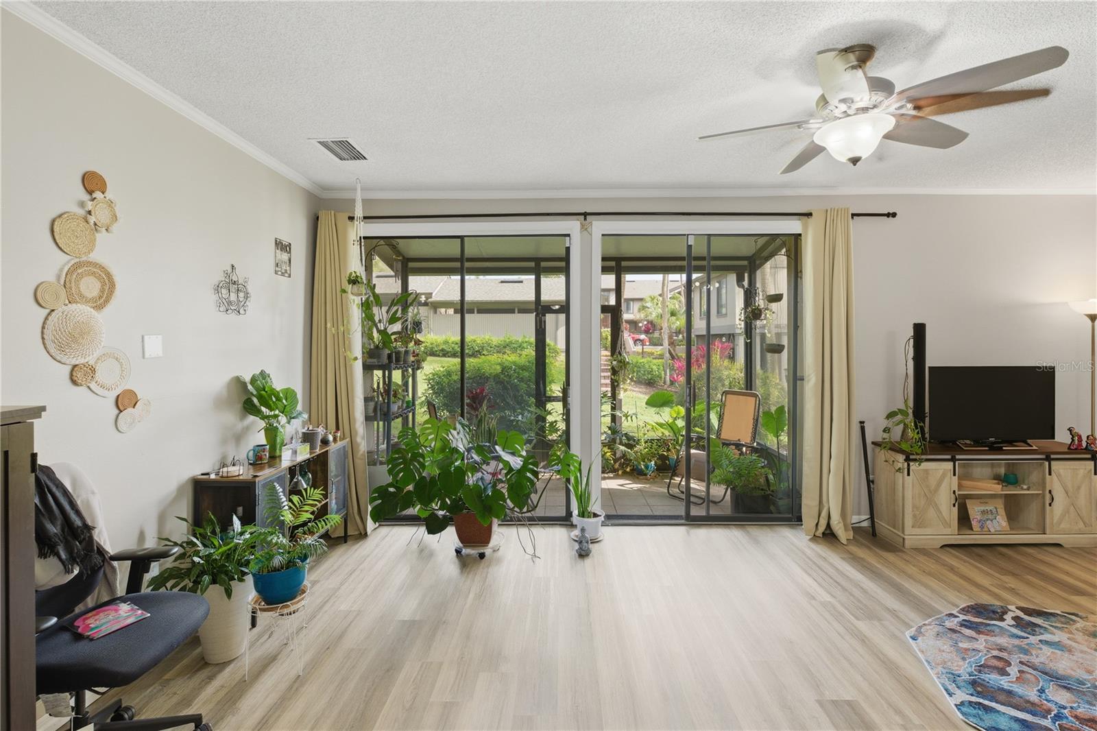 Image 15 of 35 For 654 Lake Villas Drive 654