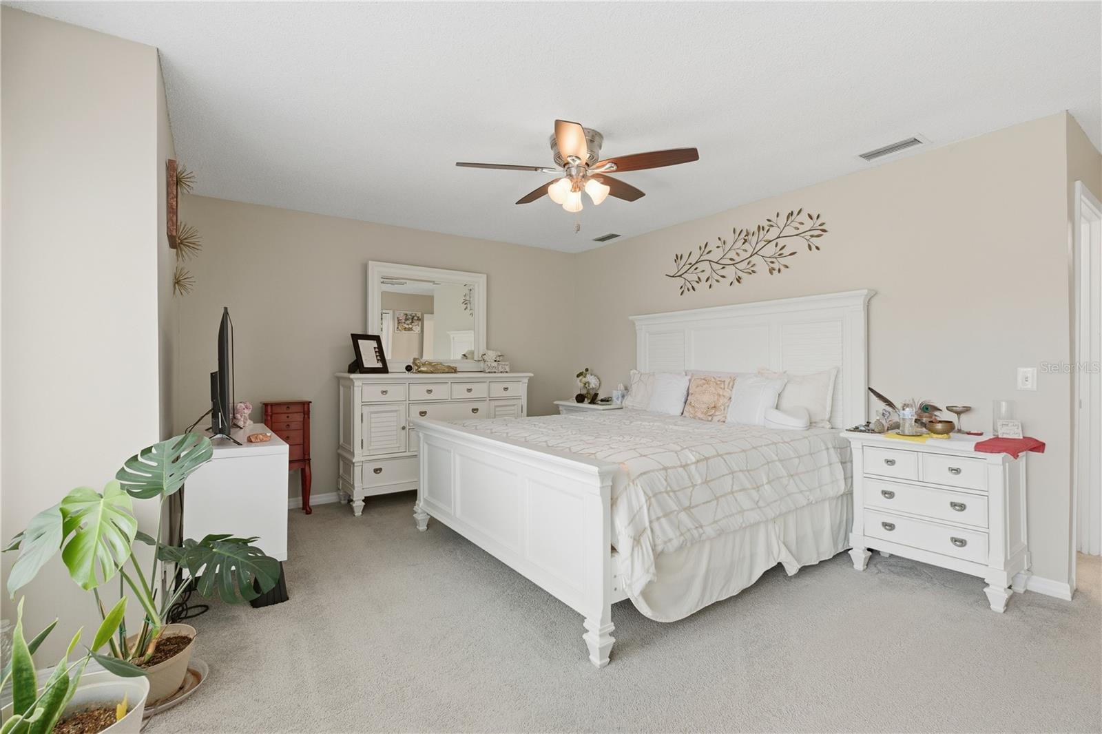 Image 23 of 35 For 654 Lake Villas Drive 654