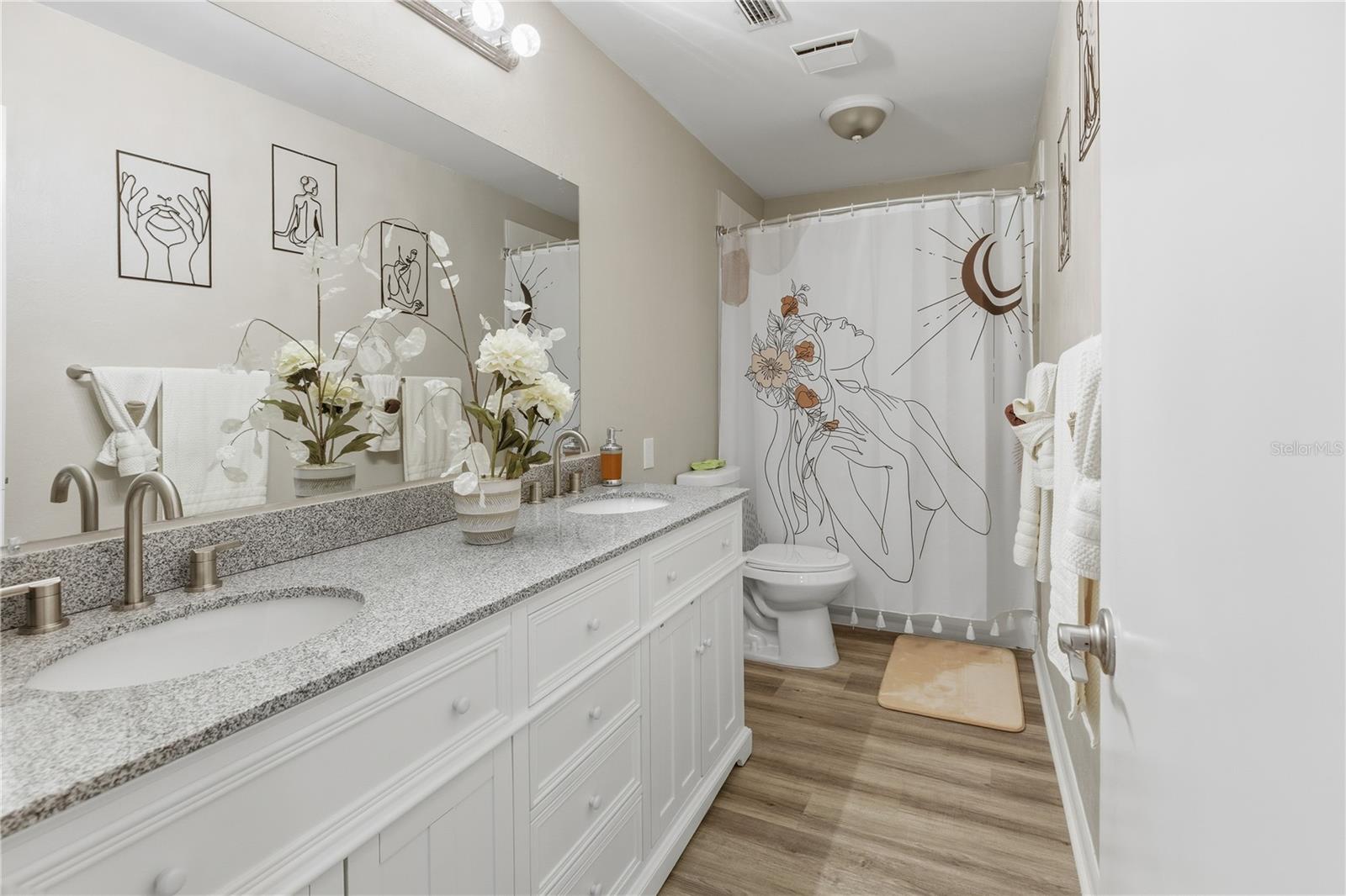 Image 25 of 35 For 654 Lake Villas Drive 654