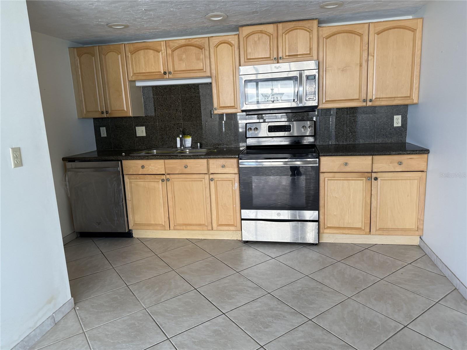 Image 4 of 14 For 2828 Atlantic Avenue 703