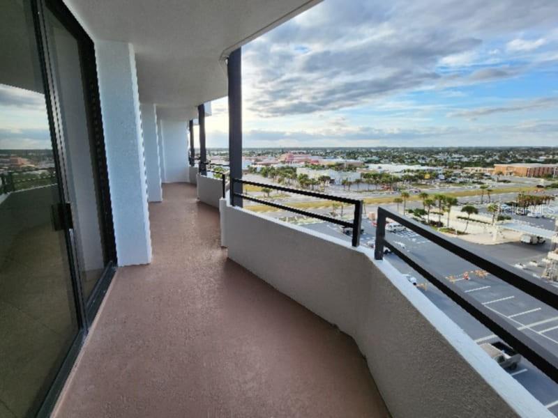 Image 8 of 14 For 2828 Atlantic Avenue 703