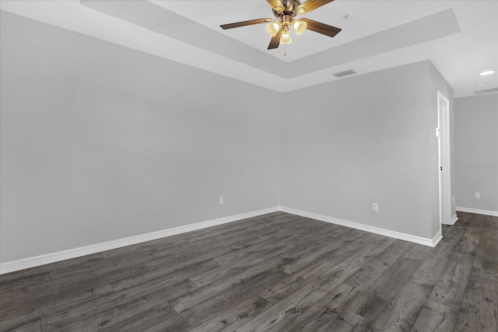 Image 11 of 25 For 9450 Silver Buttonwood Street