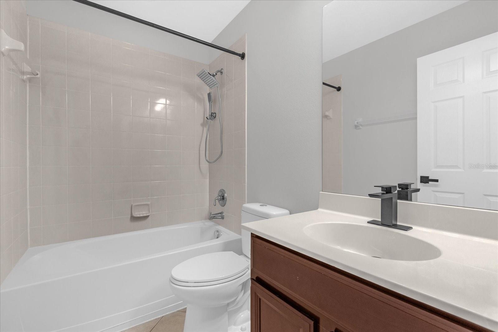 Image 16 of 25 For 9450 Silver Buttonwood Street