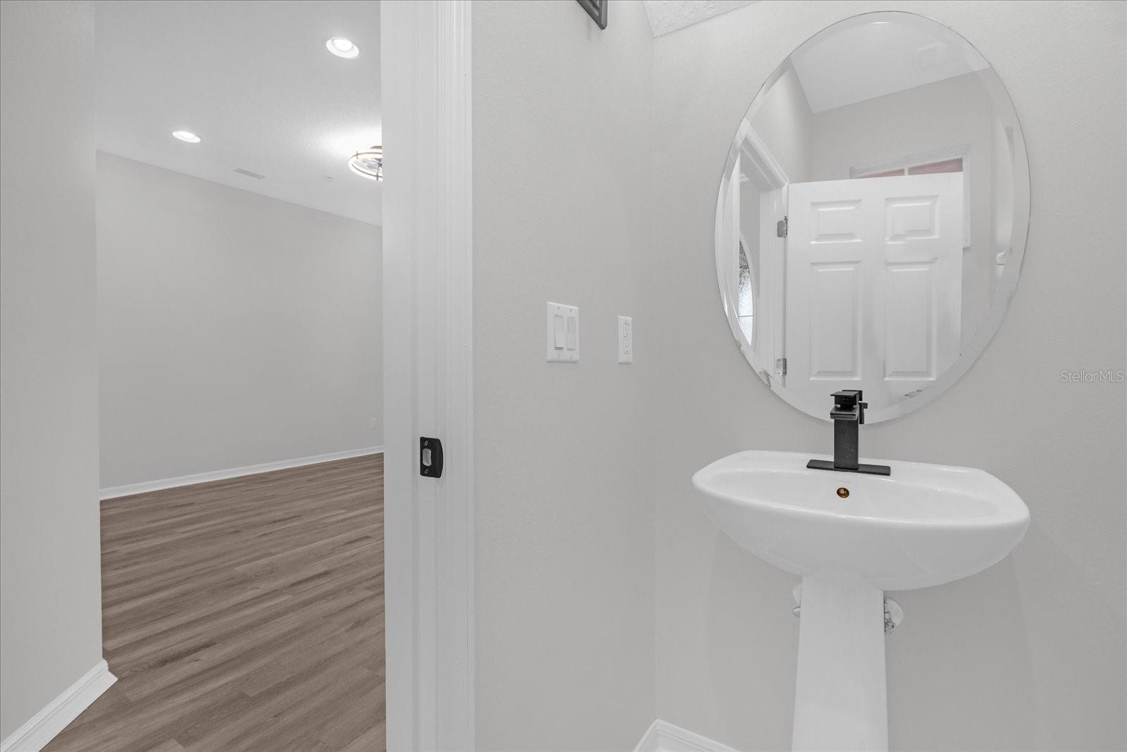 Image 21 of 25 For 9450 Silver Buttonwood Street