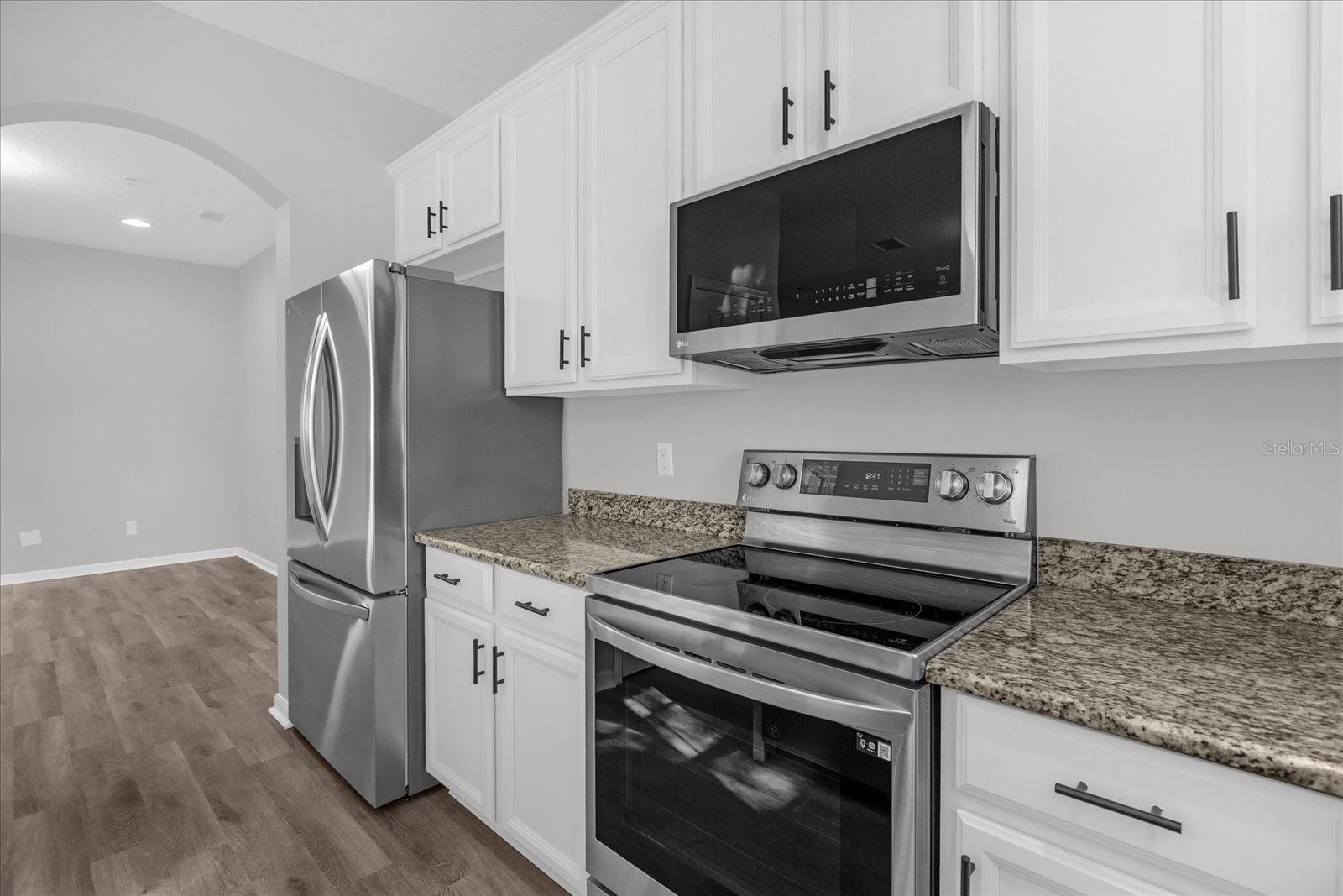 Image 6 of 25 For 9450 Silver Buttonwood Street