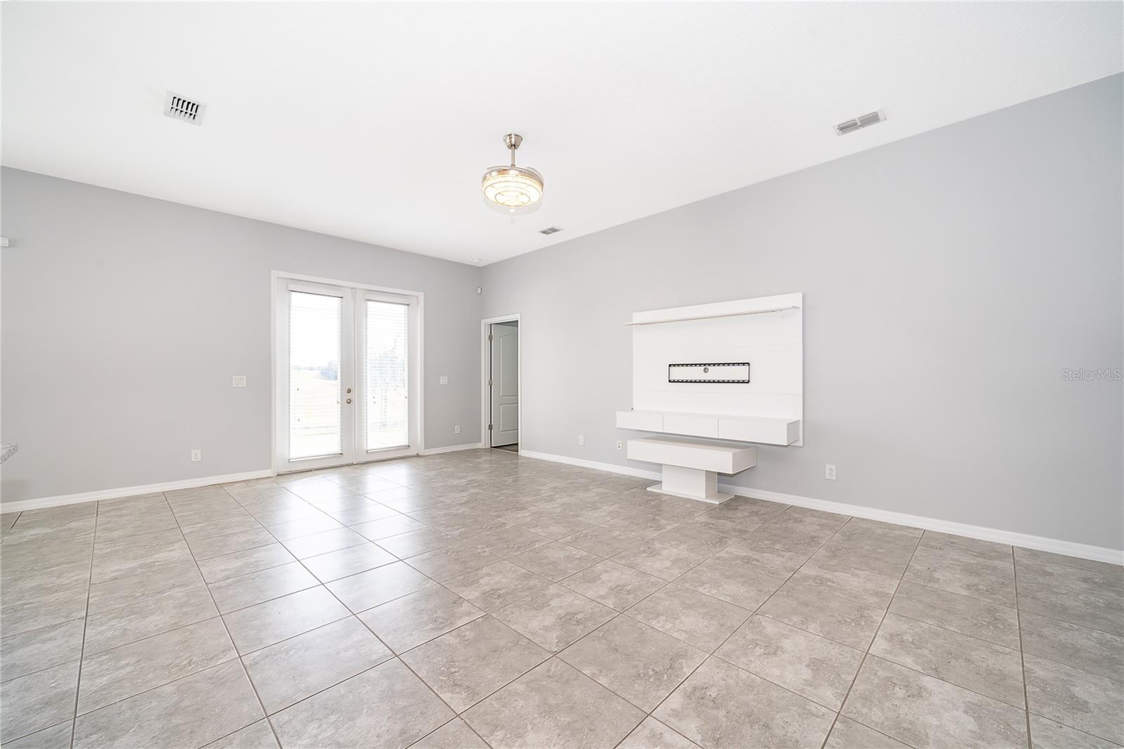 Image 21 of 29 For 902 Grand Hilltop Drive