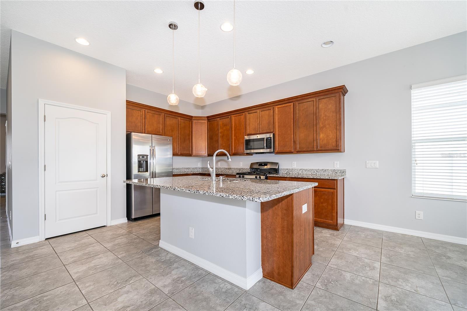 Image 7 of 29 For 902 Grand Hilltop Drive