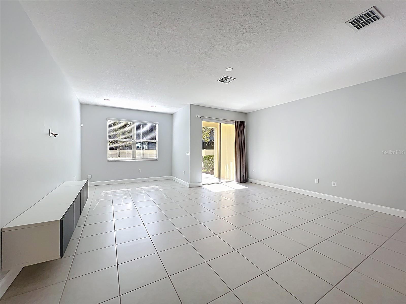 Image 14 of 54 For 2592 Econ Landing Boulevard