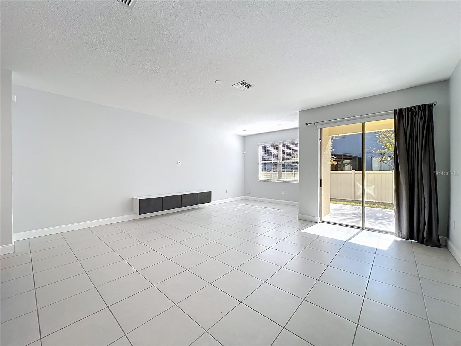 Image 18 of 54 For 2592 Econ Landing Boulevard