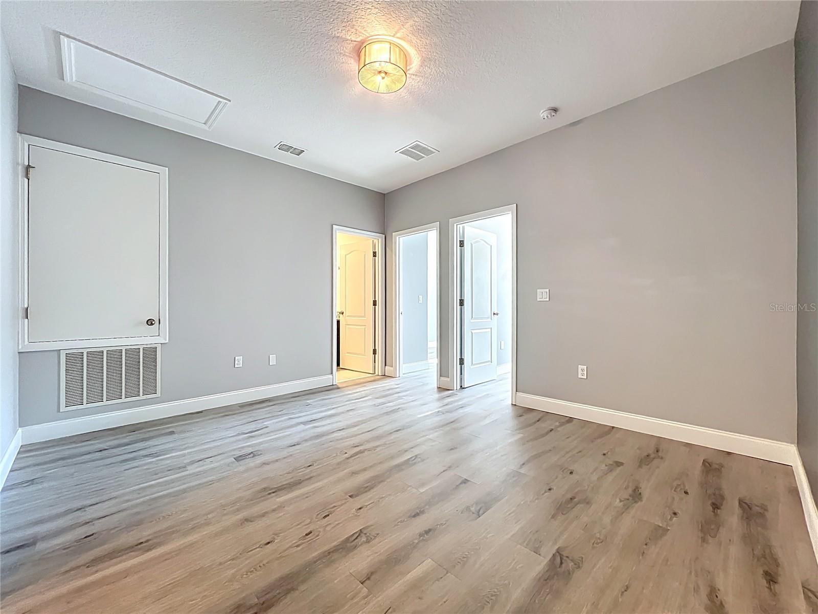 Image 25 of 54 For 2592 Econ Landing Boulevard