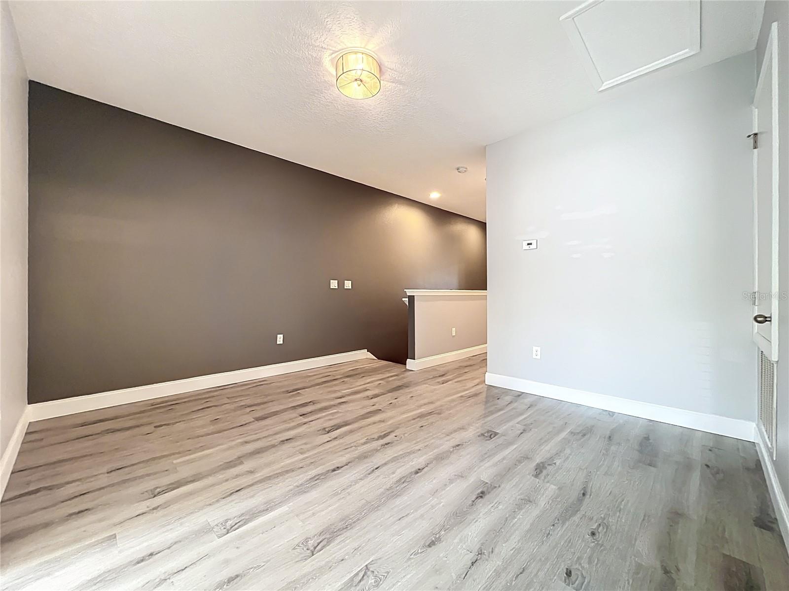 Image 27 of 54 For 2592 Econ Landing Boulevard