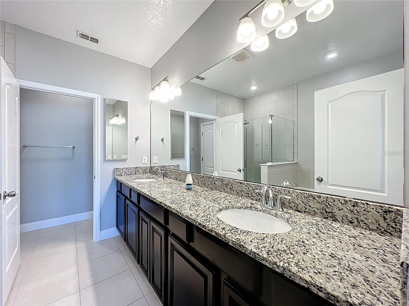 Image 38 of 54 For 2592 Econ Landing Boulevard