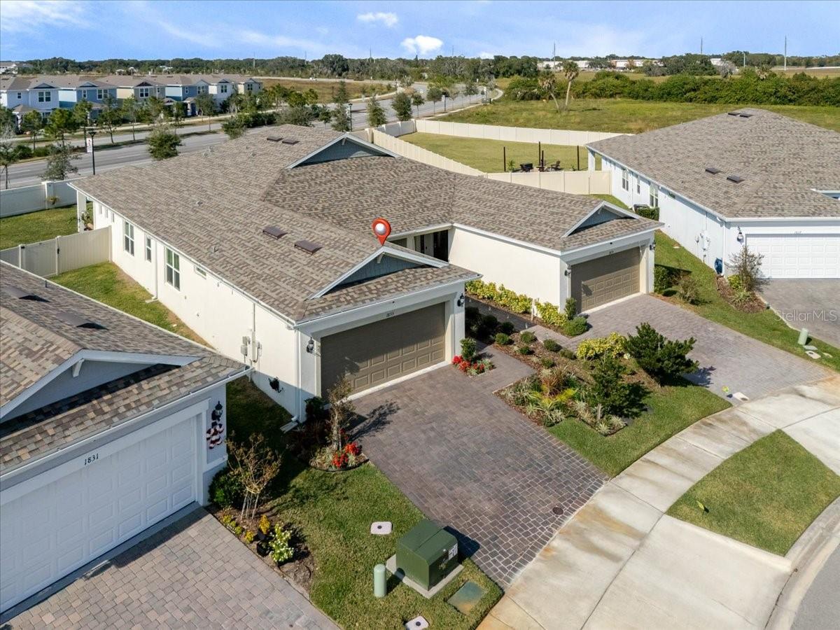 Listing photo id 3 for 1833 Spring Shower Circle