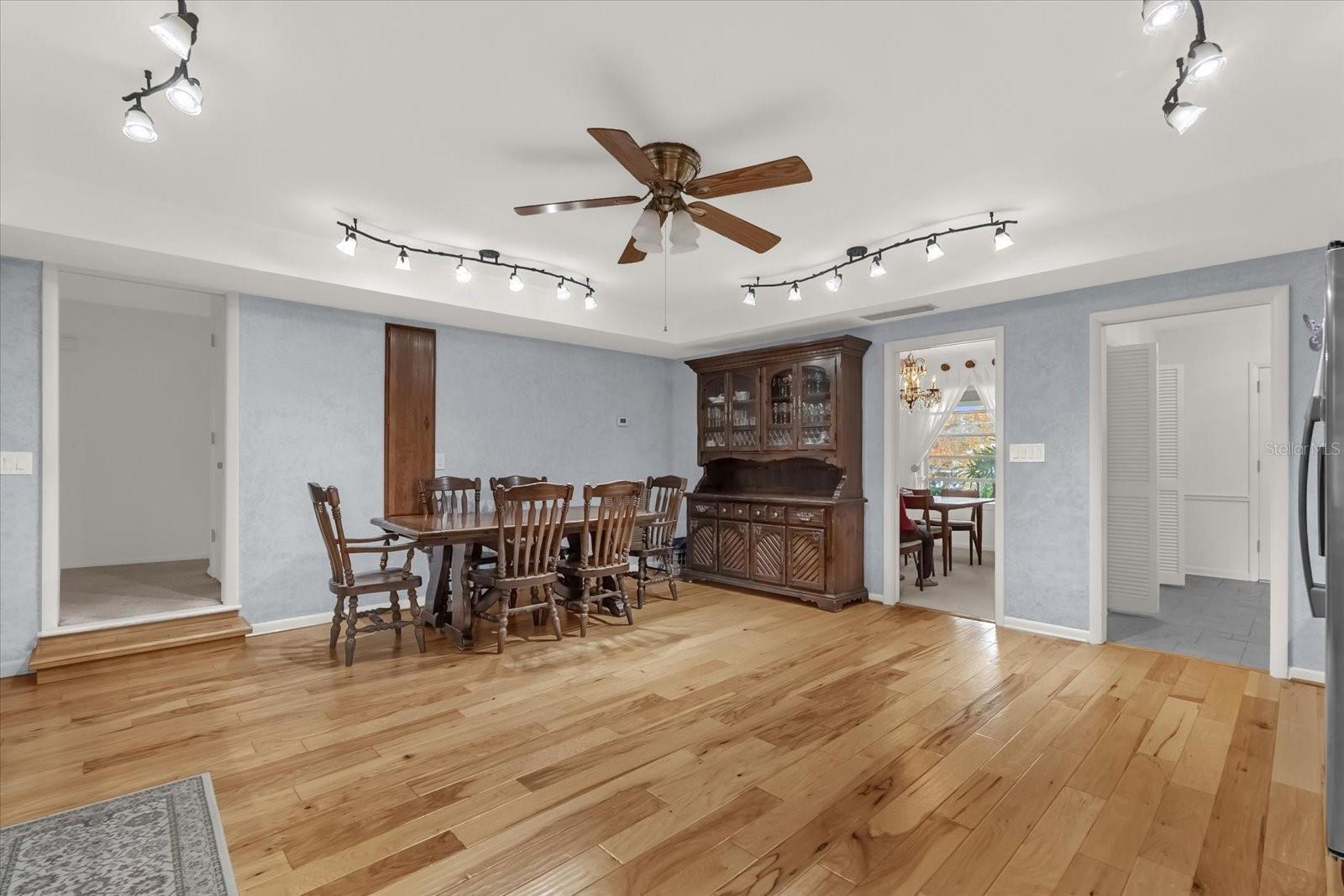 Image 10 of 28 For 1621 Boyer Street