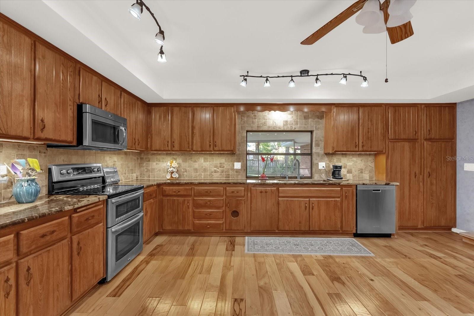 Image 7 of 28 For 1621 Boyer Street