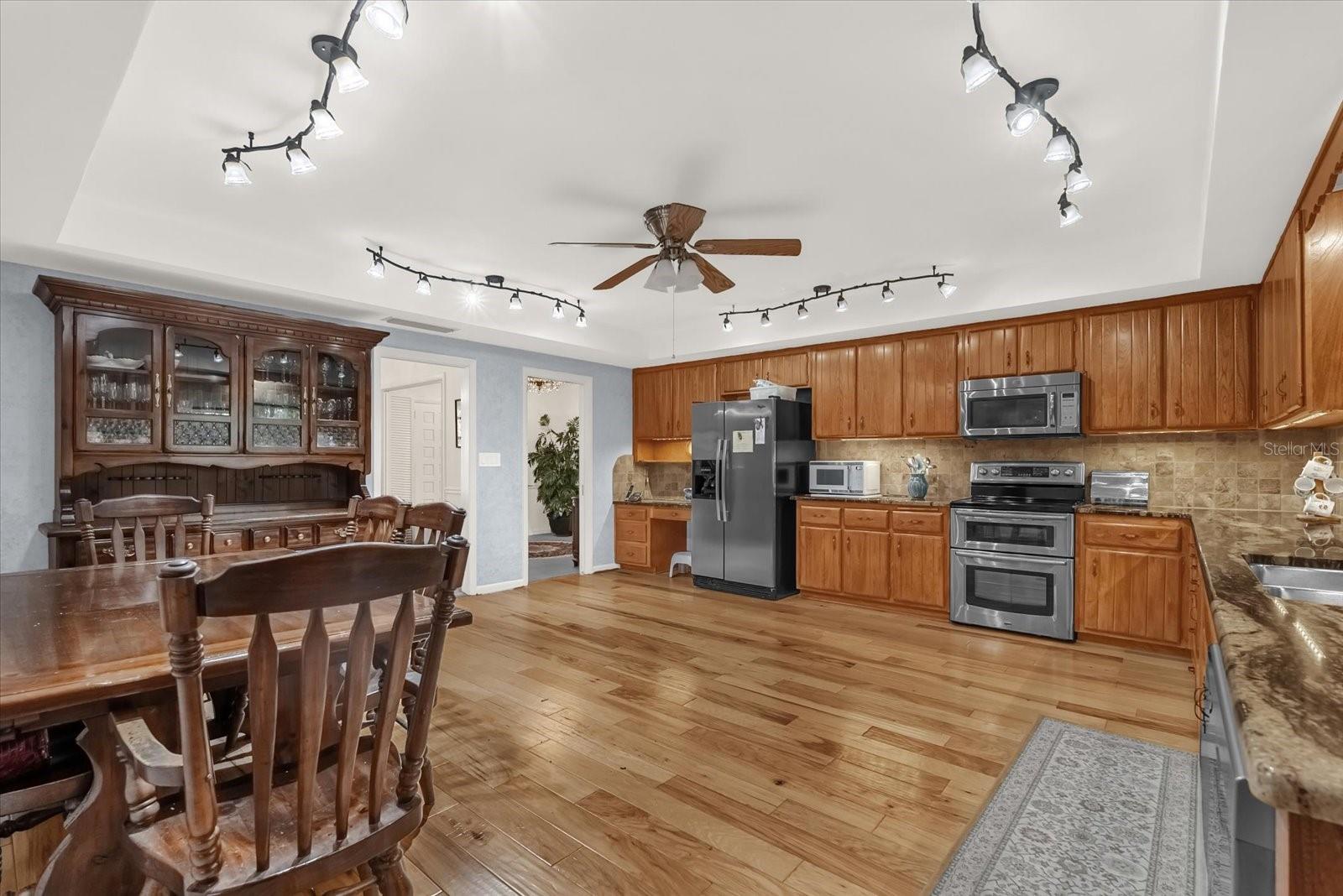 Image 9 of 28 For 1621 Boyer Street