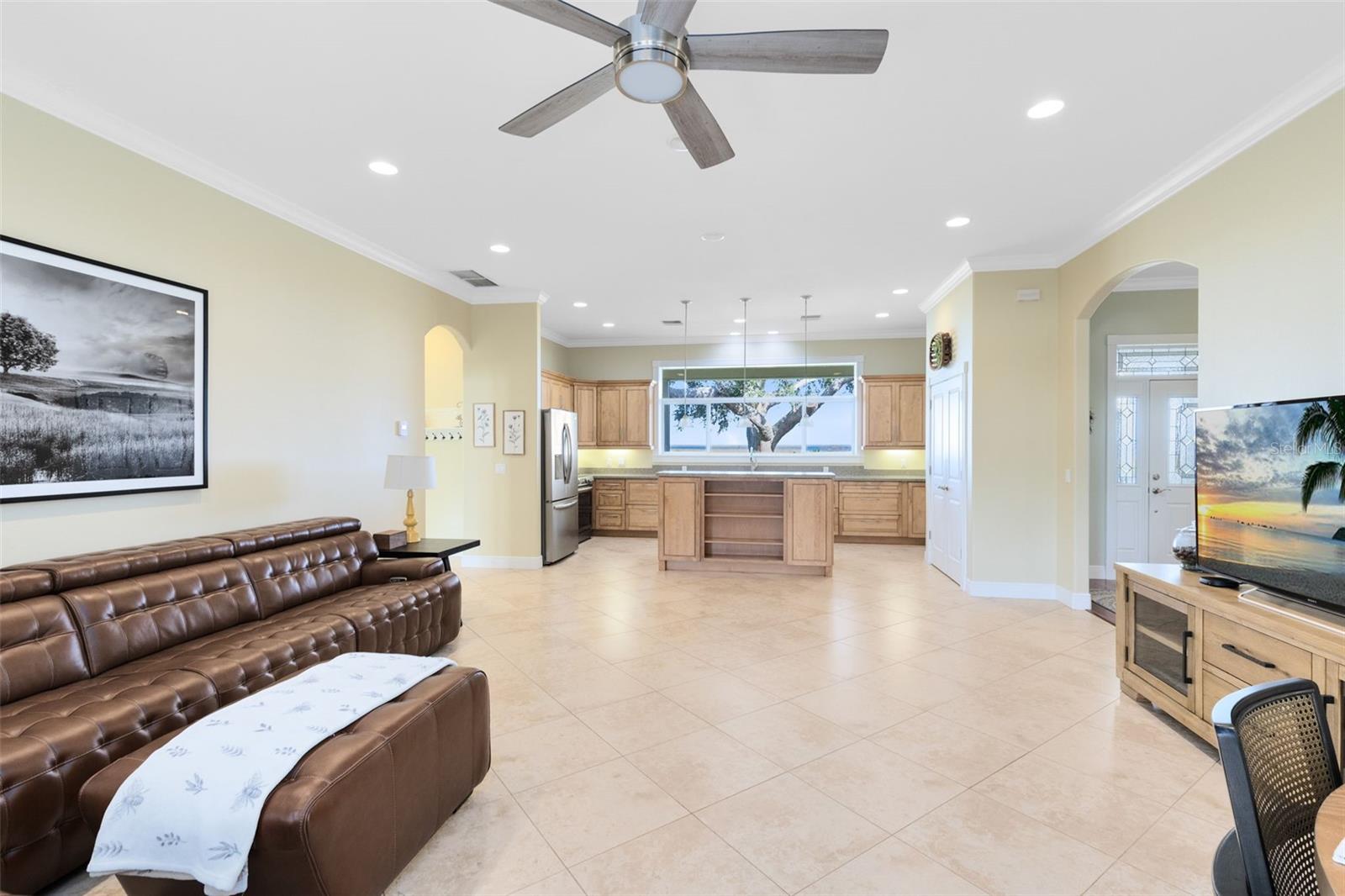 Image 11 of 42 For 1811 Lakeshore Boulevard