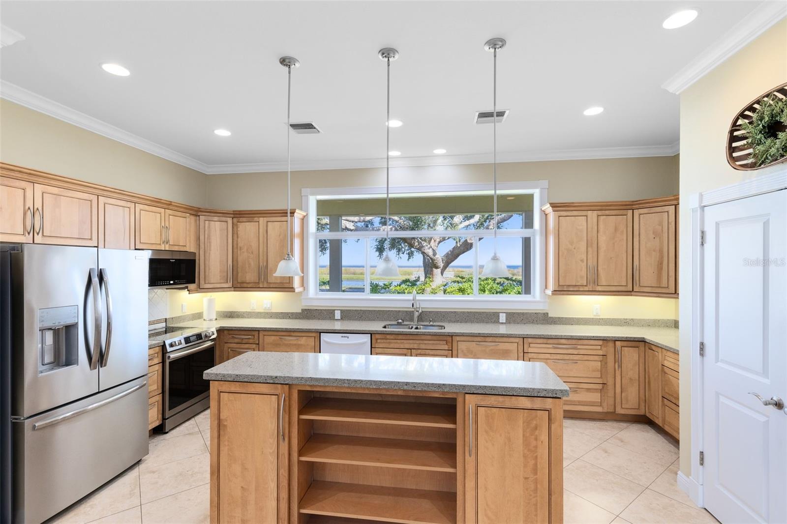 Image 14 of 42 For 1811 Lakeshore Boulevard