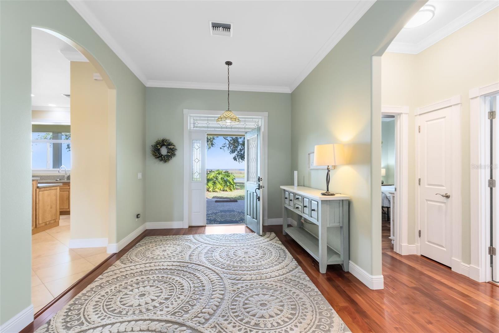 Image 6 of 42 For 1811 Lakeshore Boulevard