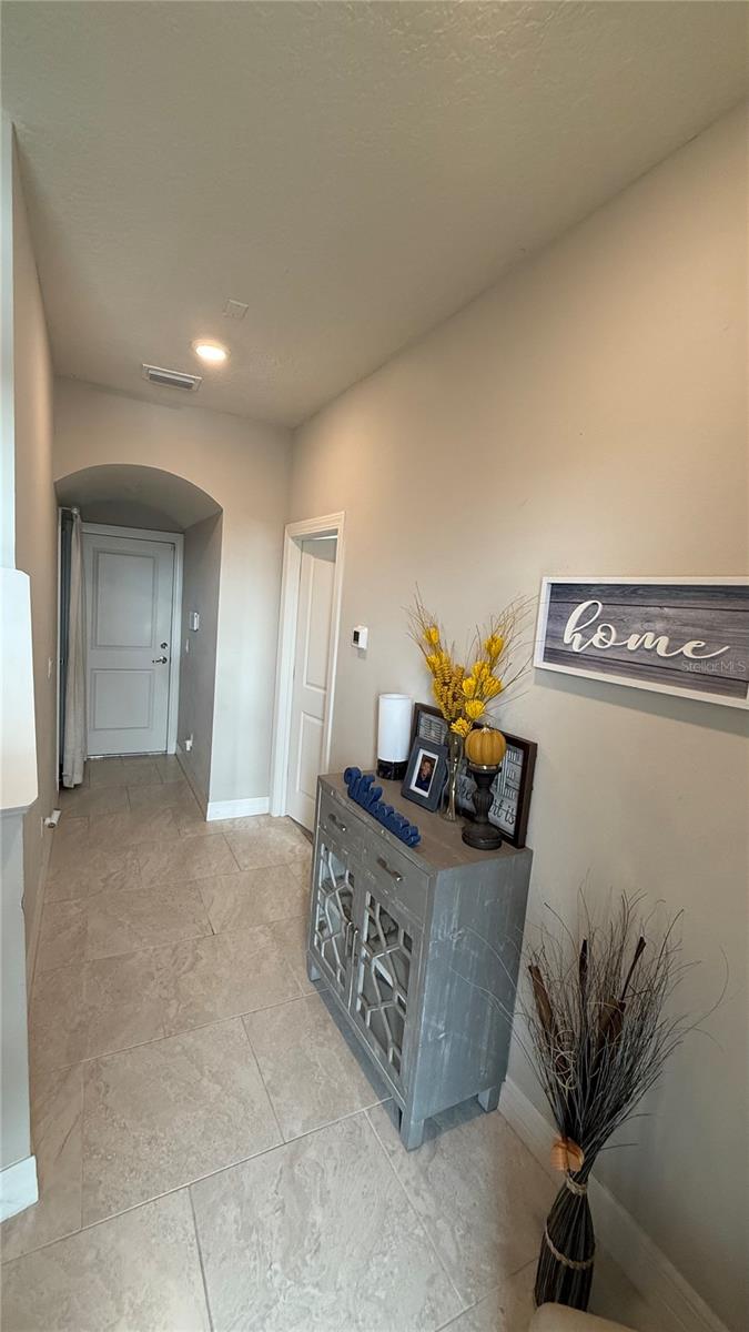 Image 6 of 51 For 7718 Sweet Star Avenue