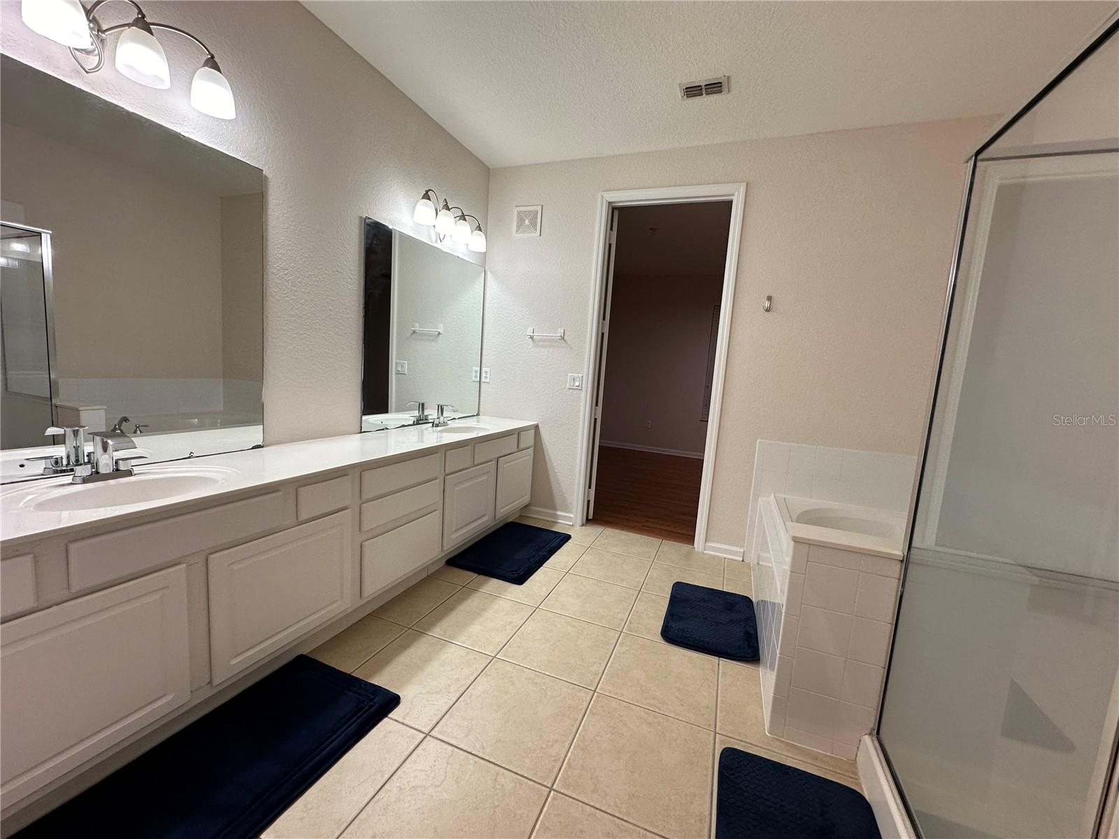 Image 20 of 69 For 5049 Shoreway Loop 10301