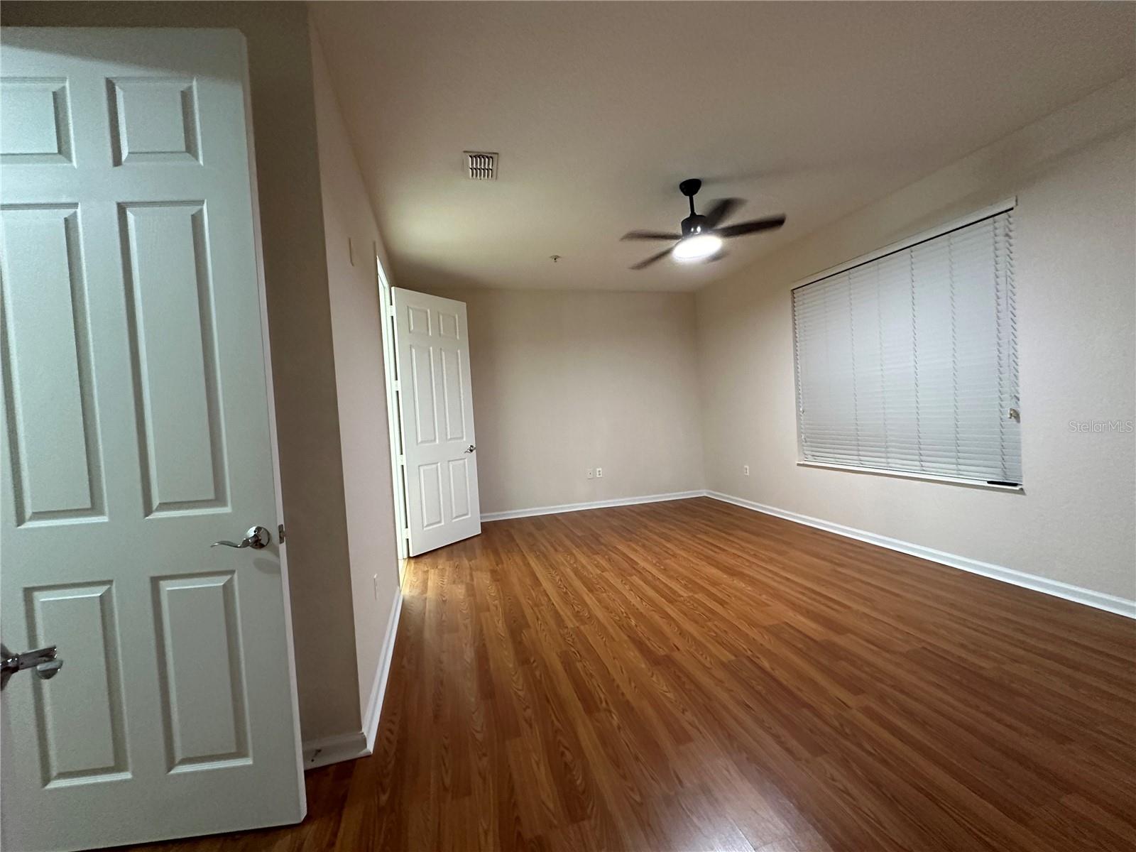 Image 21 of 69 For 5049 Shoreway Loop 10301