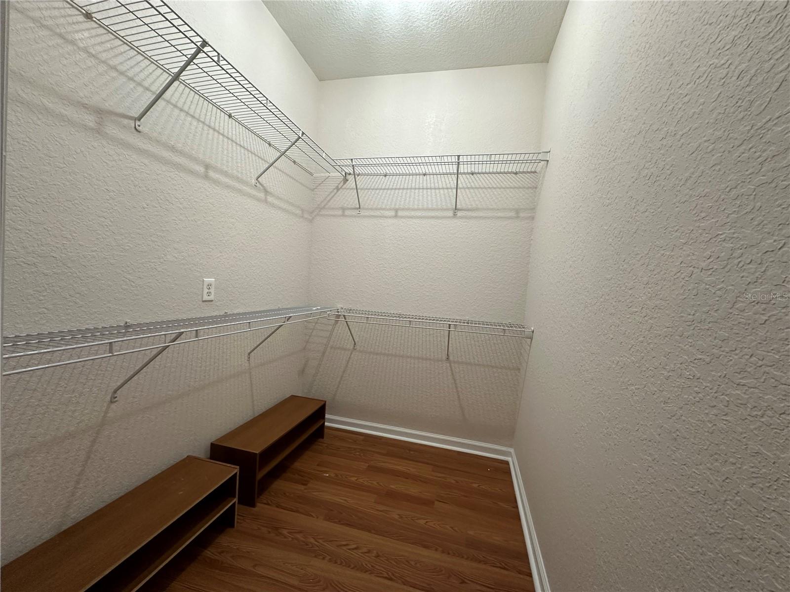 Image 22 of 69 For 5049 Shoreway Loop 10301