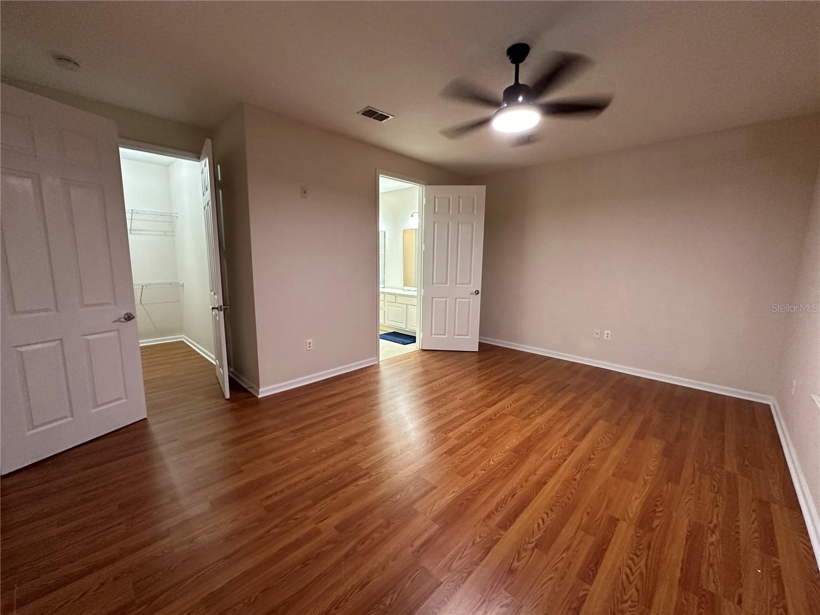 Image 23 of 69 For 5049 Shoreway Loop 10301