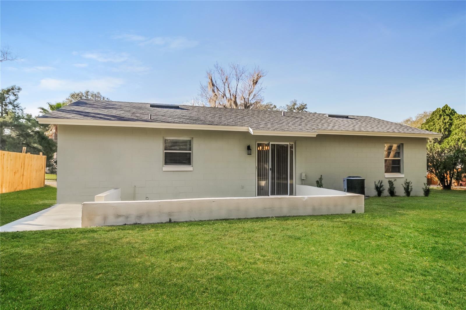 Image 16 of 16 For 865 Rich Drive