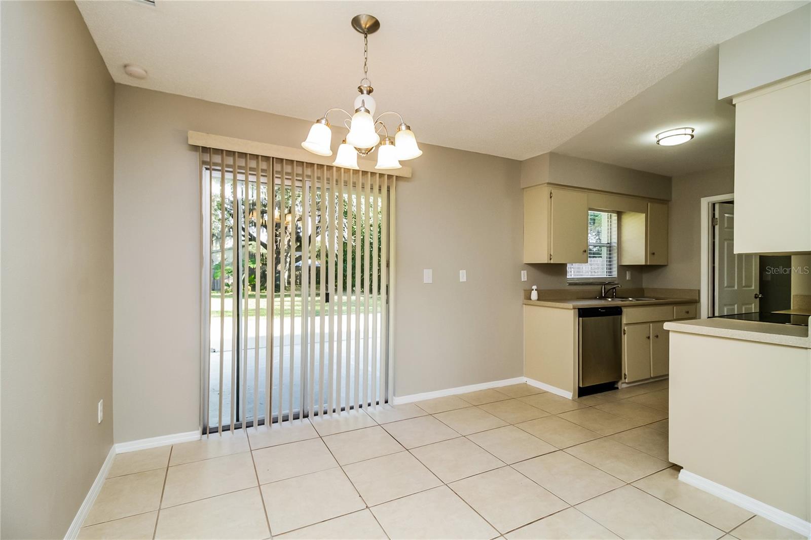 Image 5 of 16 For 865 Rich Drive