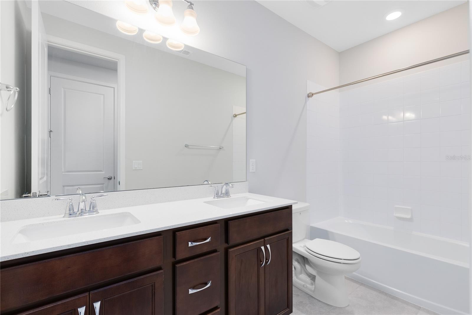 Image 29 of 38 For 13846 Tybee Beach Lane