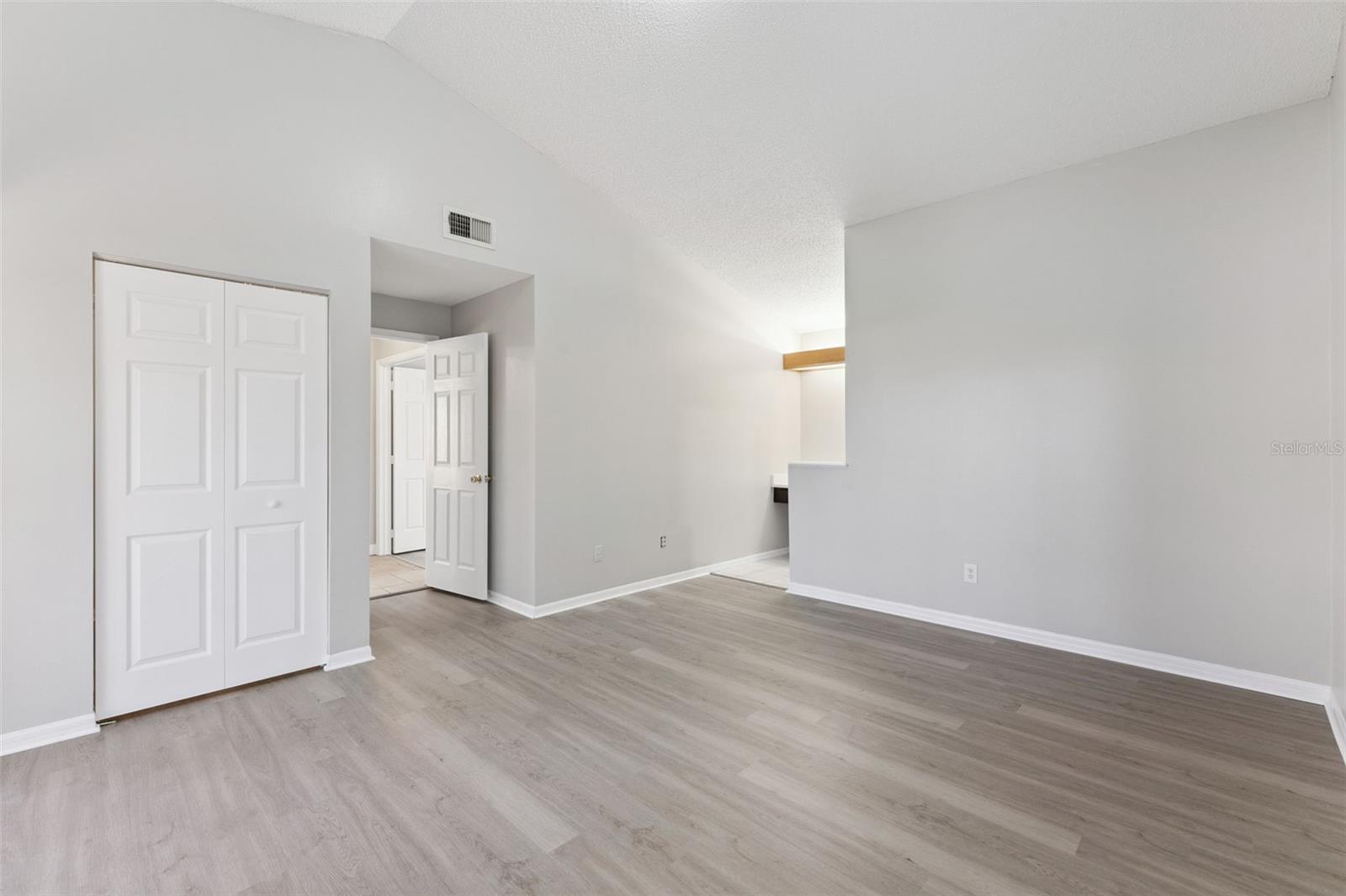 Image 10 of 19 For 115 Cobblestone Way