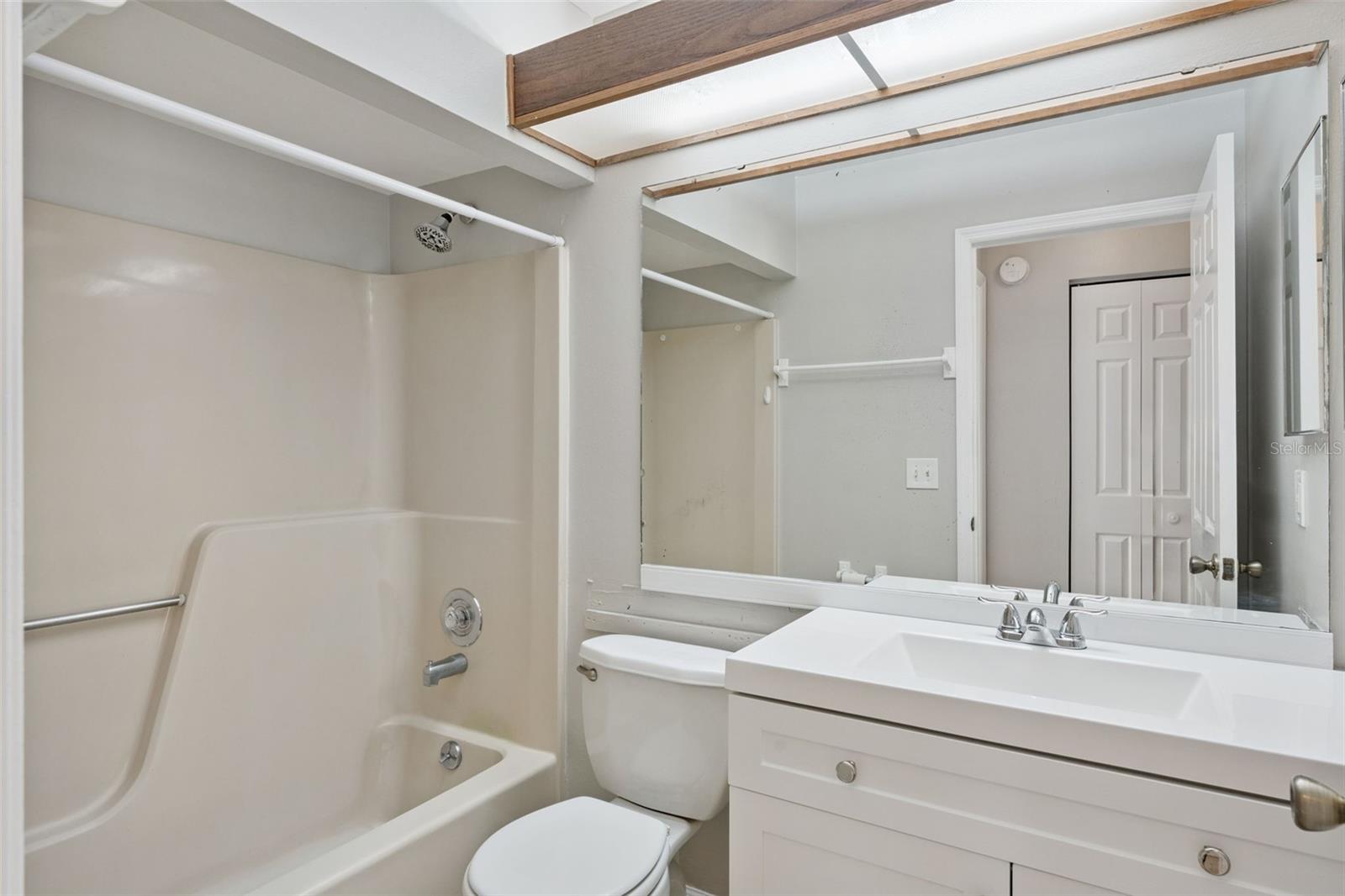 Image 16 of 19 For 115 Cobblestone Way