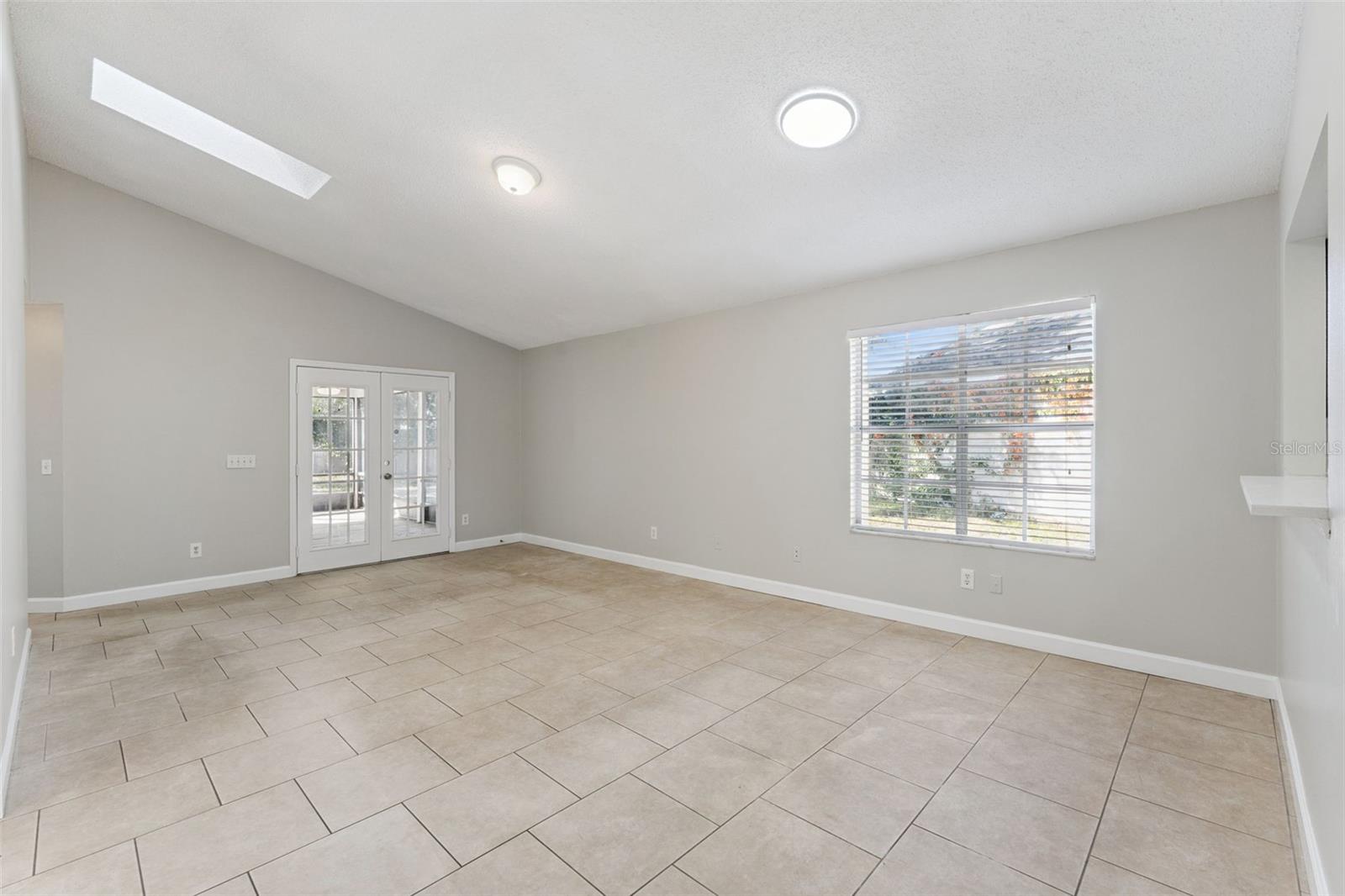 Image 8 of 19 For 115 Cobblestone Way