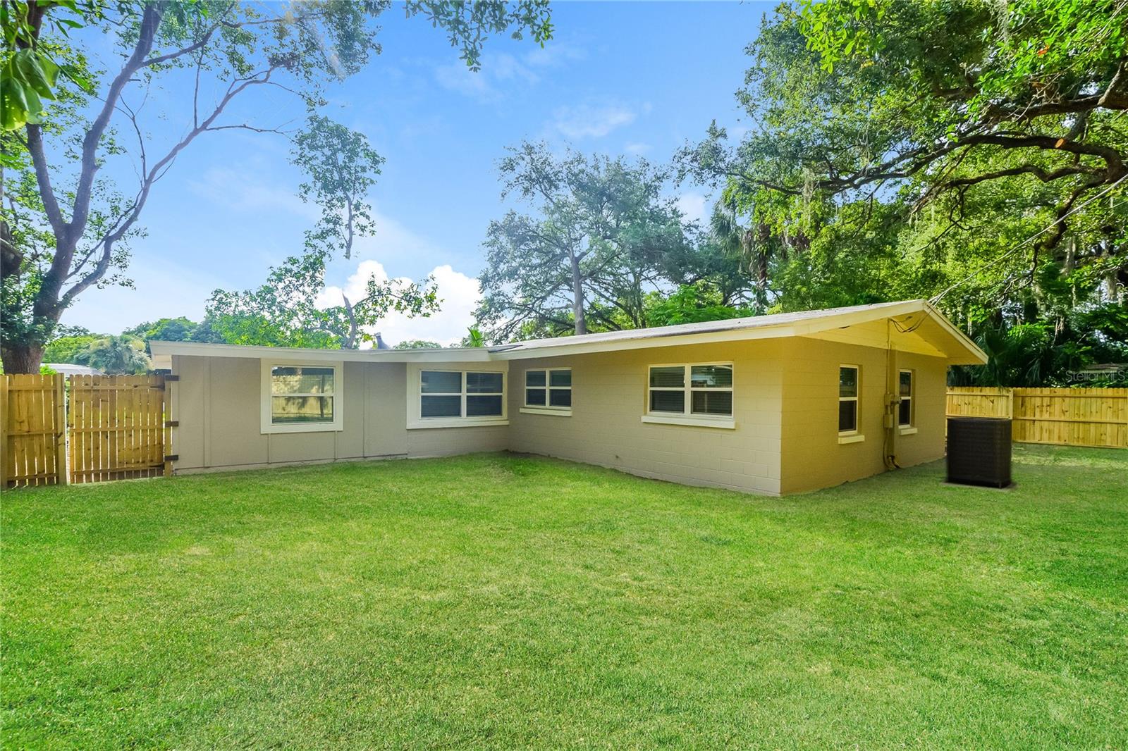 Image 13 of 16 For 3307 Park Avenue