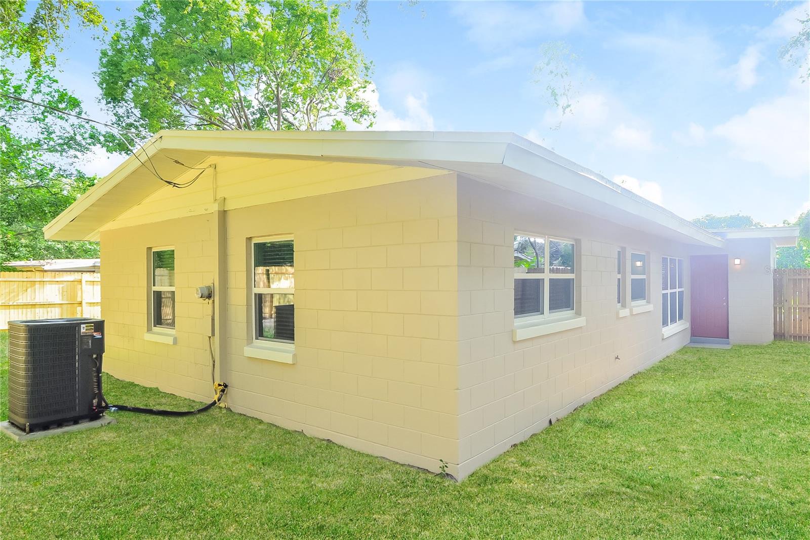 Image 15 of 16 For 3307 Park Avenue