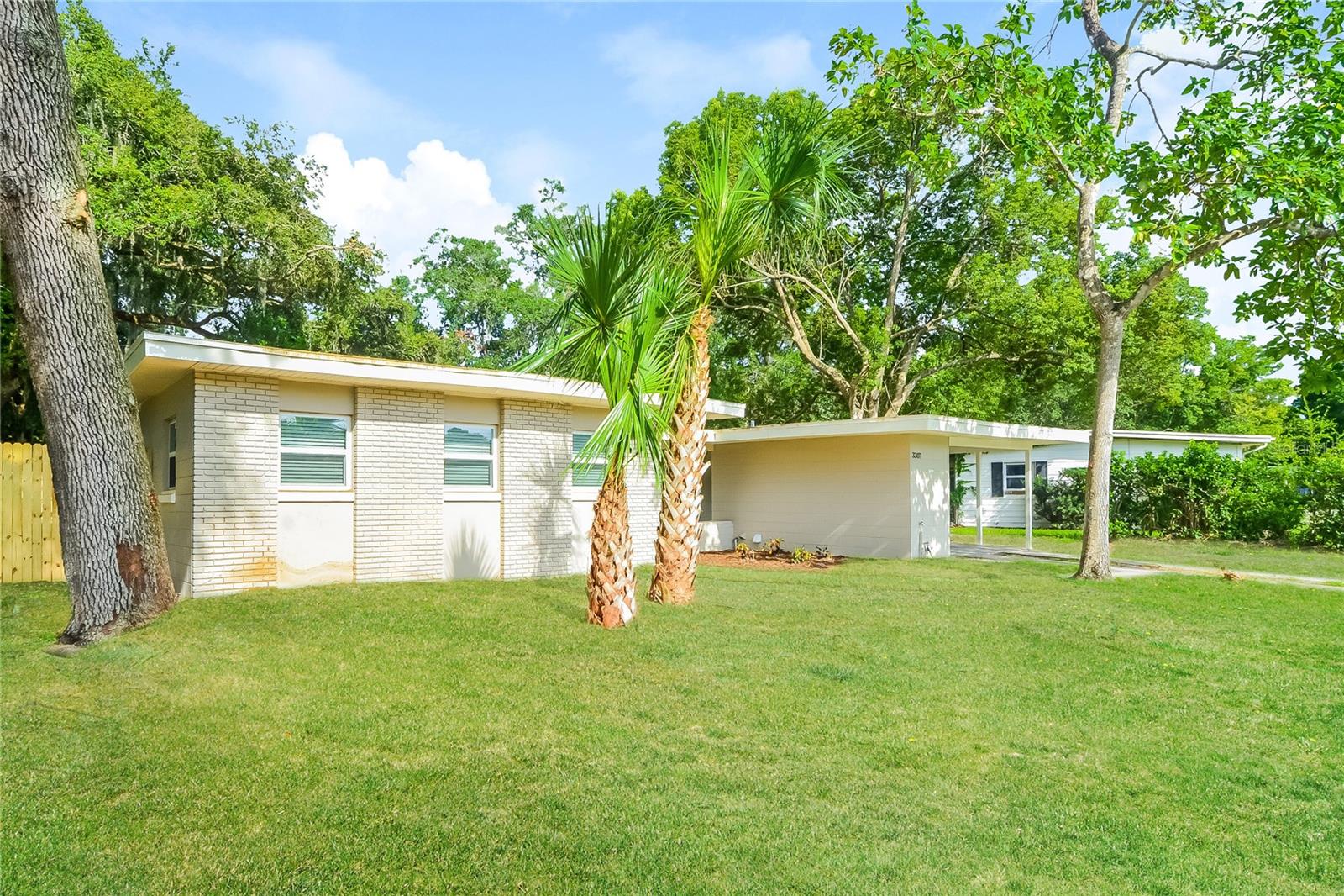 Image 3 of 16 For 3307 Park Avenue