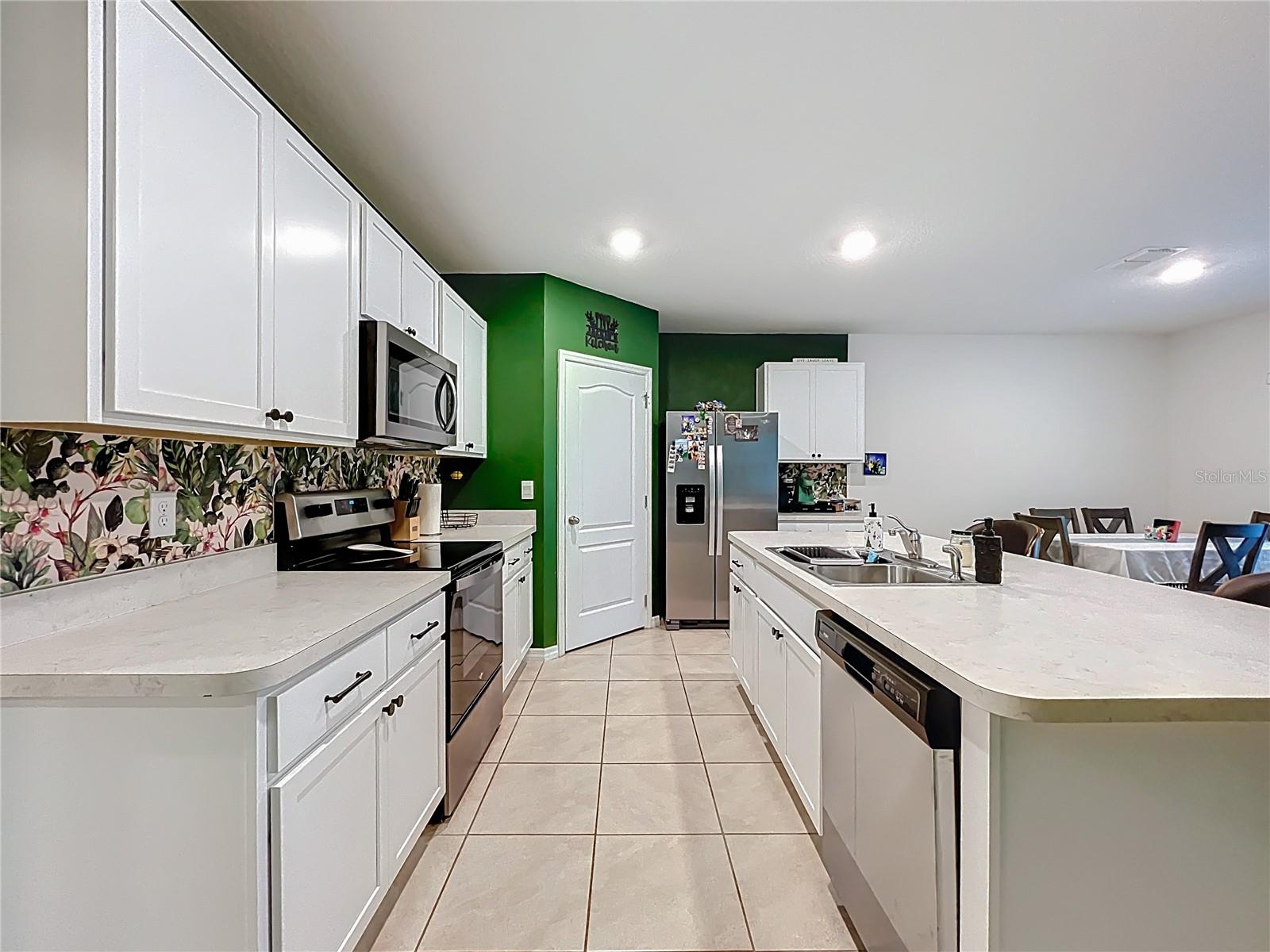 Image 13 of 62 For 2928 Canary Lane