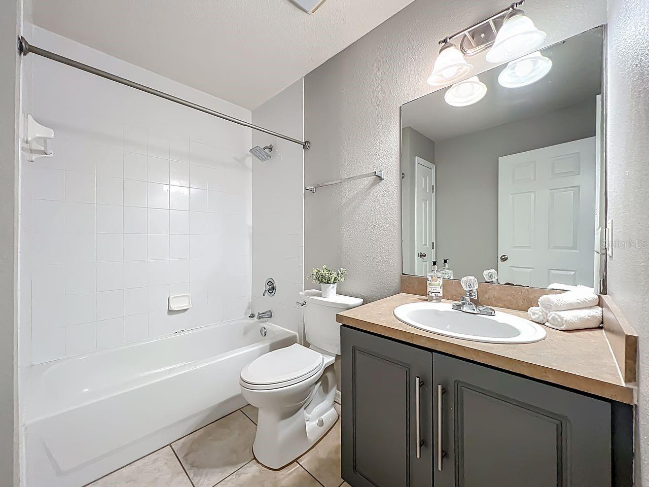 Image 14 of 23 For 185 Pearl Lake Causeway 210