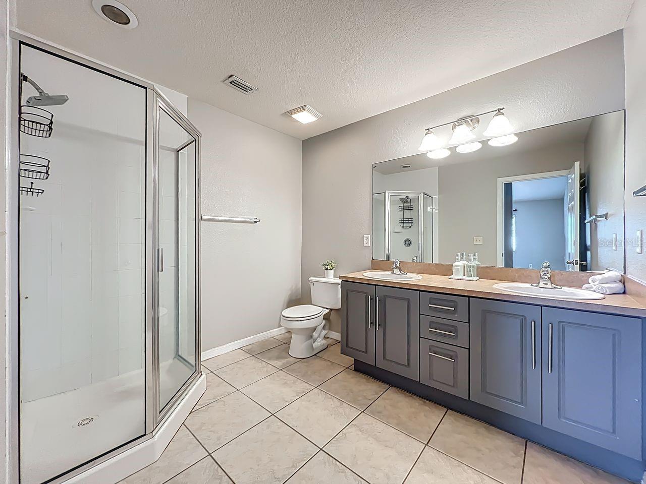 Image 16 of 23 For 185 Pearl Lake Causeway 210