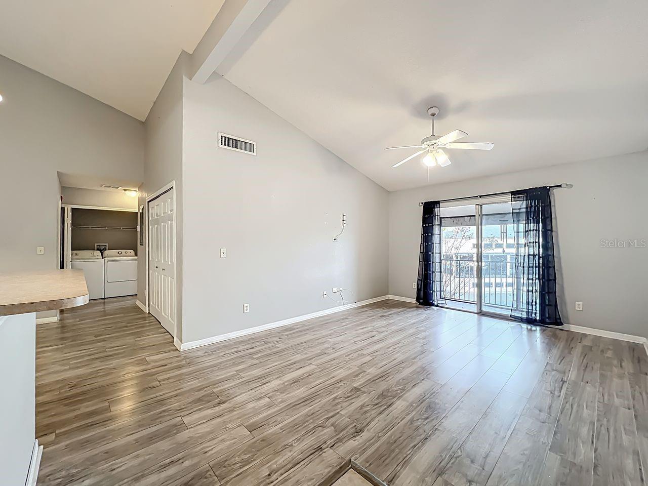 Image 6 of 23 For 185 Pearl Lake Causeway 210