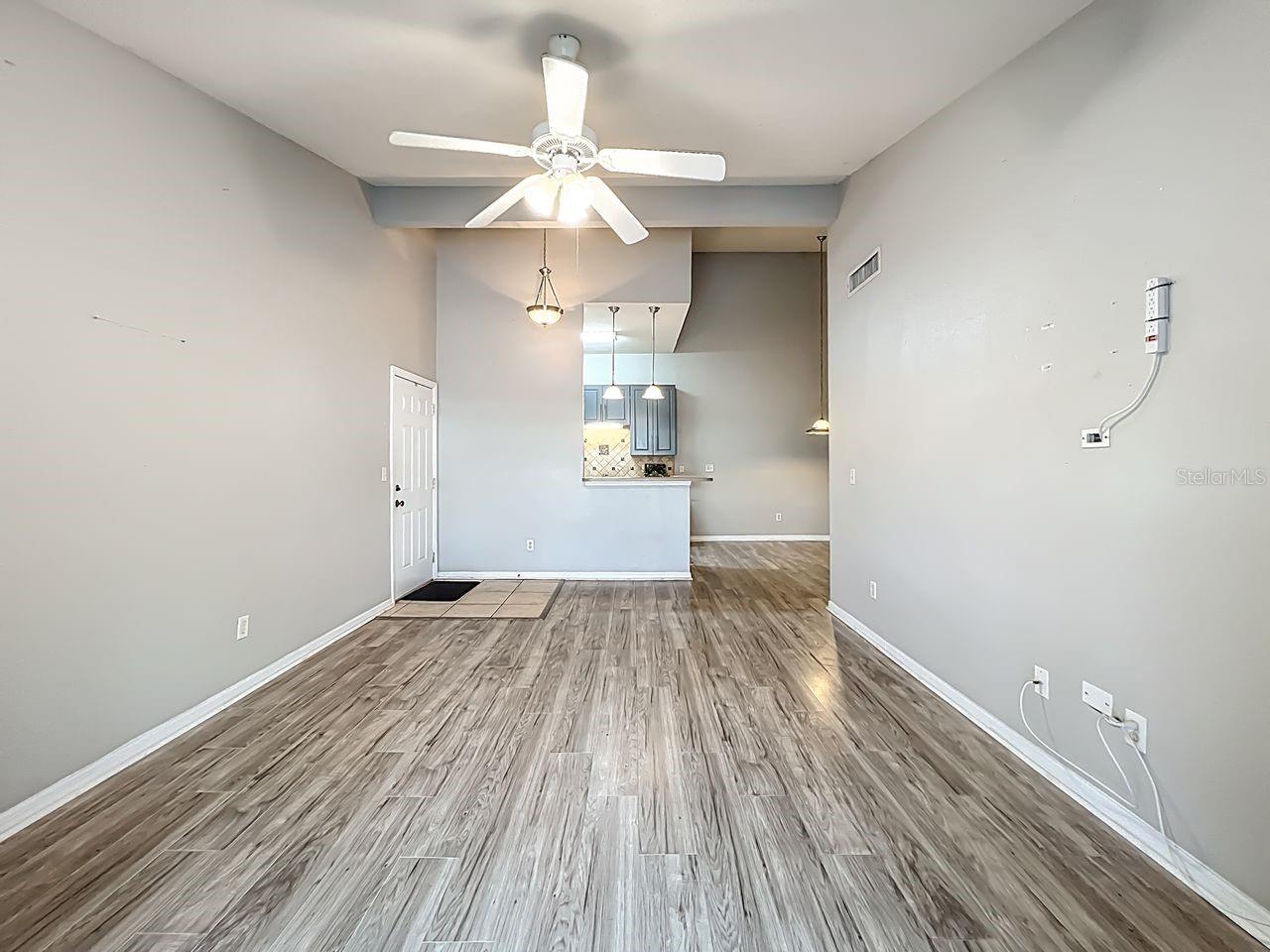 Image 7 of 23 For 185 Pearl Lake Causeway 210