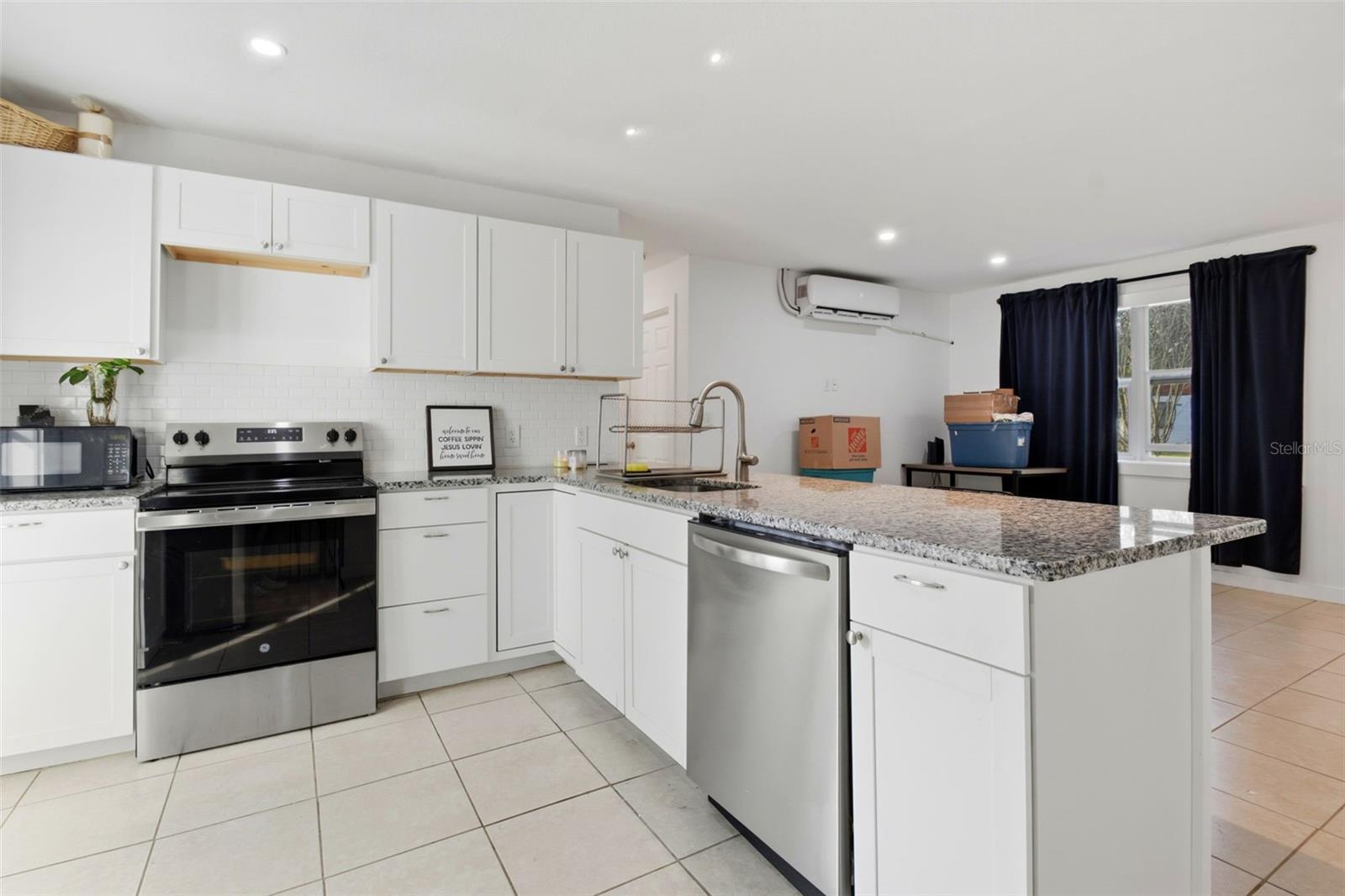 Image 13 of 29 For 3704 Wells Street