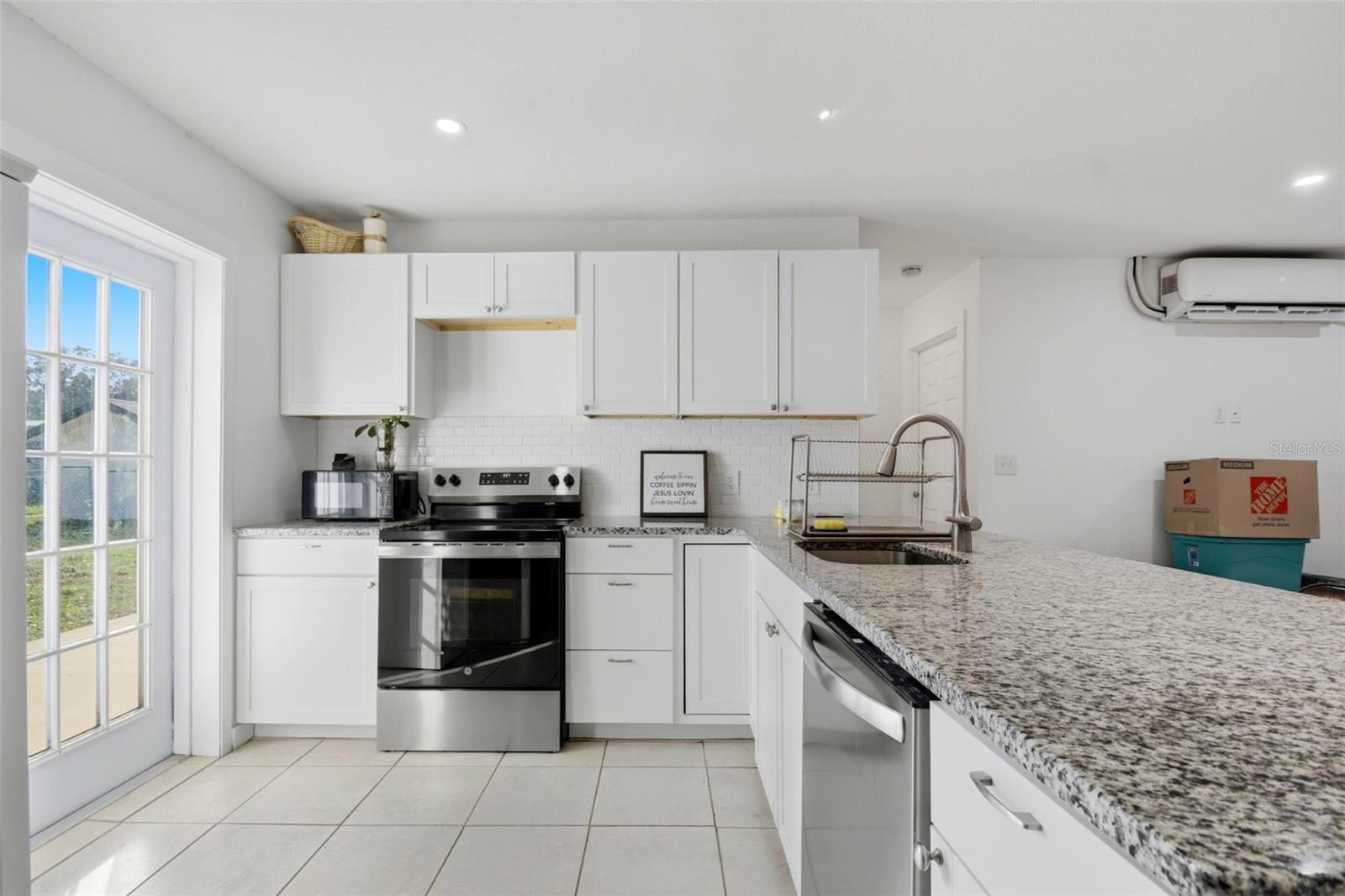 Image 14 of 29 For 3704 Wells Street